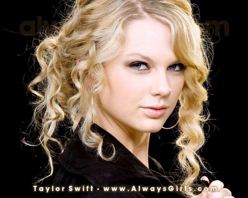  Taylor Swift: Looking Pretty x