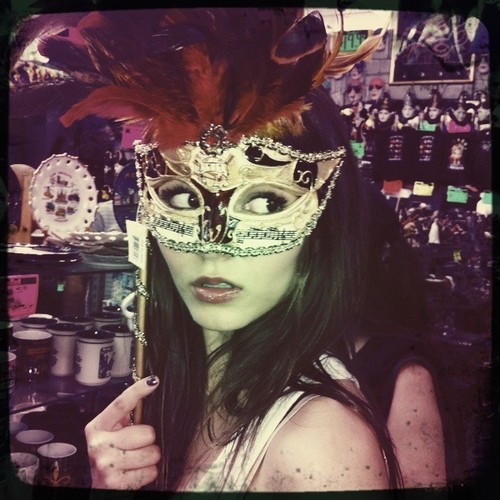  Victoria Justice-Masquerade
