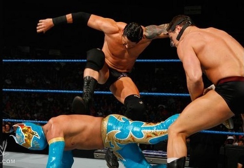  Barrett in smackdown 6 man tag match