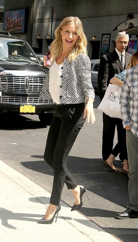  Cameron Diaz arriving at "The Late Show" (June 20).