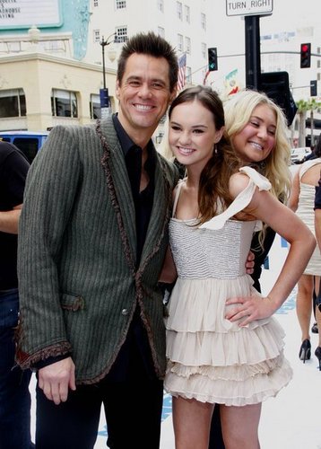  Jim Carrey & Madeline Carroll at Los Angeles Premiere
