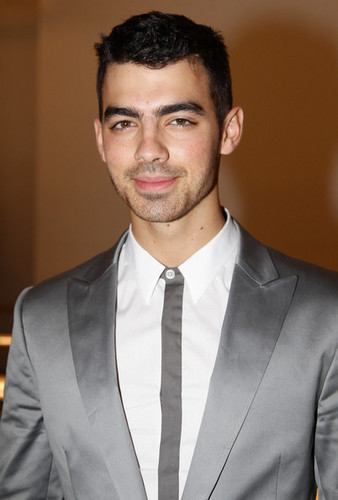  Joe Jonas: Calvin Klein toon in Milan