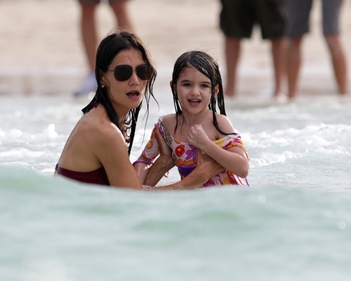  Katie Holmes & Suri Cruise: Miami 바닷가, 비치 Babes!