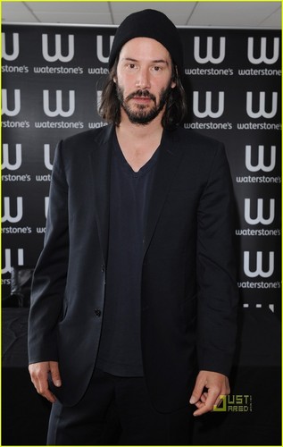 Keanu Reeves: 'Ode to Happiness' Book Signing!