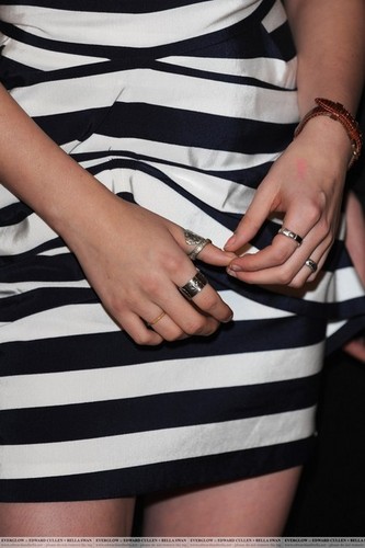  Kristen Stewart with Marc Jacobs Silver Plated Ring