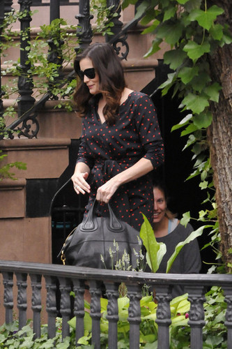  Liv Tyler leaves her downtown home.
