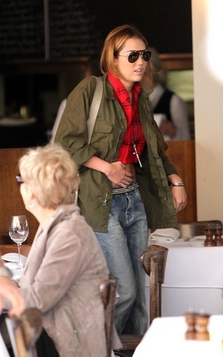  Miley - Out and about in Sydney, Australia (19th June 2011)