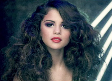  Selena In Curls