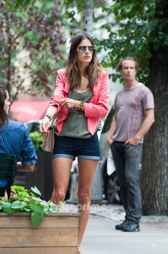 Alessandra Ambrosio out for lunch in New York, Jun 23