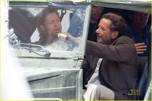  Brad Pitt: 'World War Z' Car Ride!