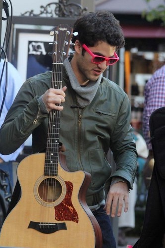  Darren and his guitare