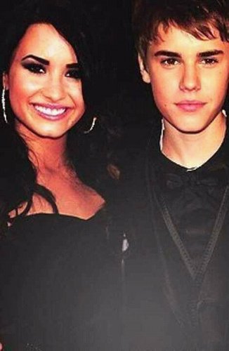  Demi and Justin <3 2011