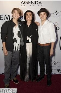  Dylan and Cole Sprouse Fotos At “Fashion For Japan”!!