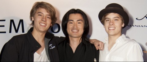  Dylan and Cole Sprouse foto At “Fashion For Japan”!!