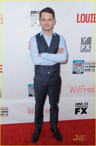  Elijah Wood: Jimmy Fallon Appearance & 'Wilfred' Premiere!