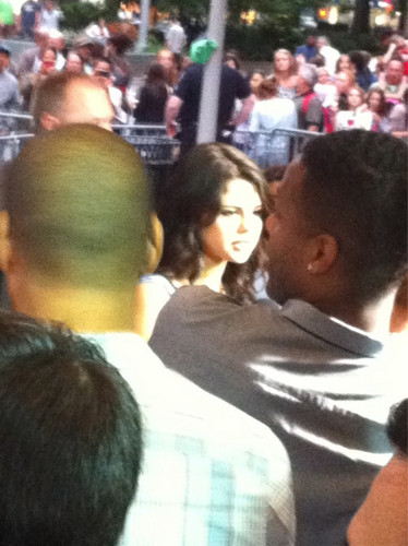  First look of Selena on the red carpet!