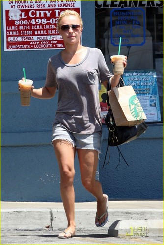  Hayden Panettiere: Sunny 스타벅스 Run!