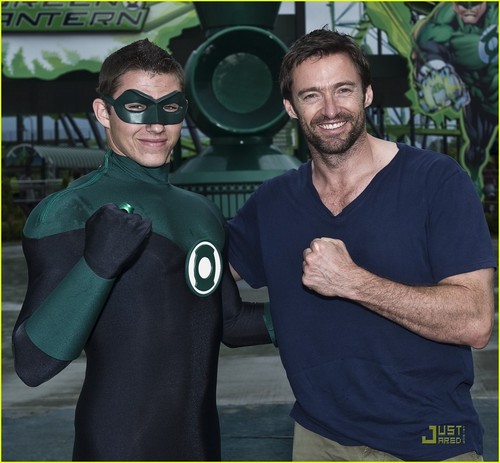  Hugh Jackman: Green Lantern Adventure at Six Flags!