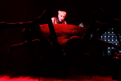  Lady Gaga Performing Live @ MTV Video Музыка Aid Япония