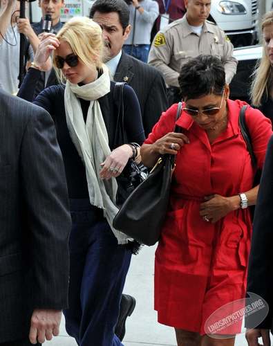  Lindsay Lohan Arriving For A Preliminary Hearing In Los Angeles