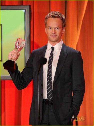  Neil Patrick Harris: Critics' Choice Best Supporting Actor!