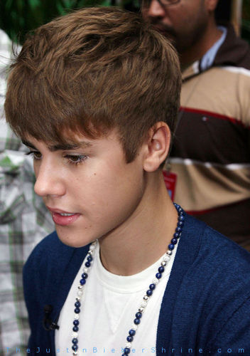  Justin Bieber On Macy 's 2011