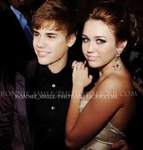 Justin Bieber and Miley Cyrus <3