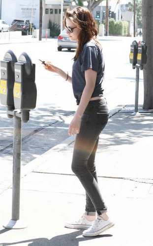 Kristen Stewart attending Yoga Class in LA