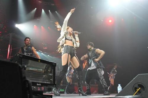  Performs in Adelaide, Australia 29 06 2011
