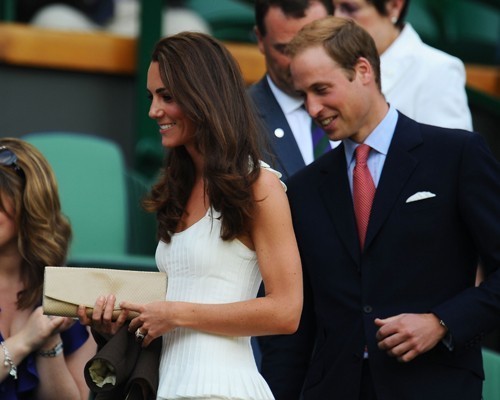  Prince William and Kate Middleton were spotted at the Wimbledon Lawn 网球 Championships today (Jun