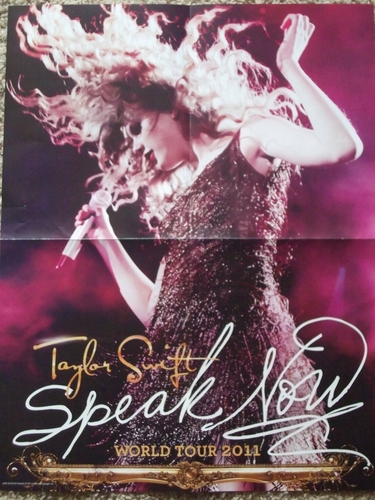  Speak Now World Tour Booklet