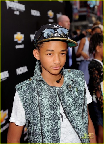  Willow and Jaden Smith step out for the premiere of Transformers: Dark Of The Moon