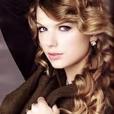  taylor with brown hair...