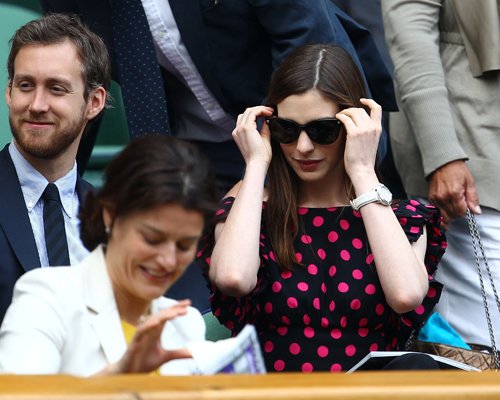  Anne Hathaway with Adam Shulman at Wimbledon (July 2).