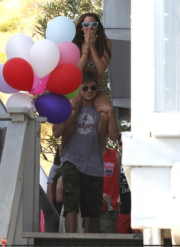  Ashley - Celebrating her 26th birthday in Malibu with Zac Efron and Друзья - July 02, 2011 HQ