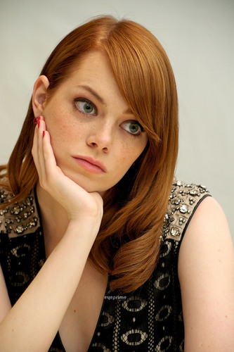  Emma Stone at ‘The Help’ Press Conference in Beverly Hills, Jun 29