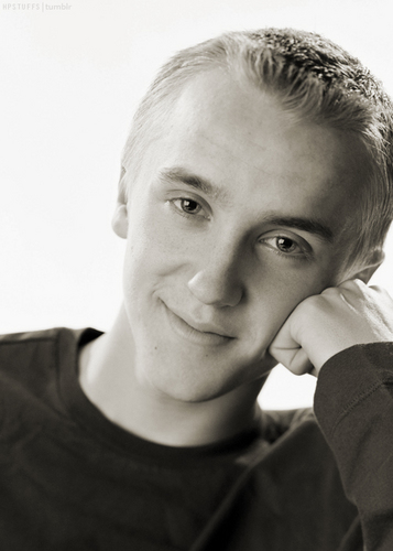  Young Tom :))
