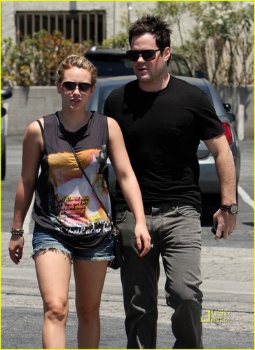 Hilary Duff: Lunch Date with Mike Comrie!