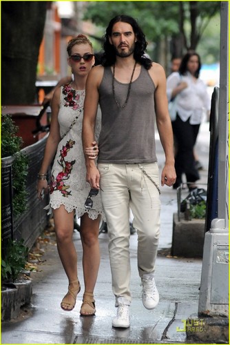  Katy Perry & Russell Brand: Biking in NYC!