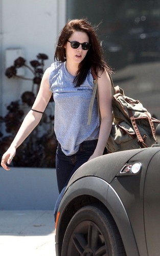 Kristen Stewart out for a workout (June 30).