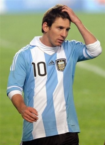  Lionel Messi (Argentina - Bolivia)