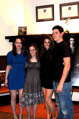 New/old photos of Elizabeth and Nikki promoting Eclipse in Seattle! [2010]