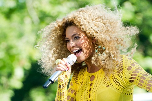  Performs On “Good Morning America” In New York