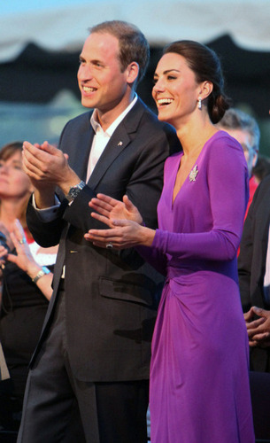  Prince William & Catherine attend a संगीत कार्यक्रम in Canada