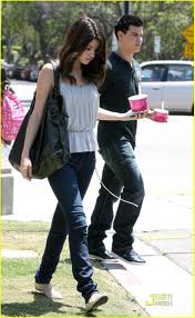 Selena and Taylor <3