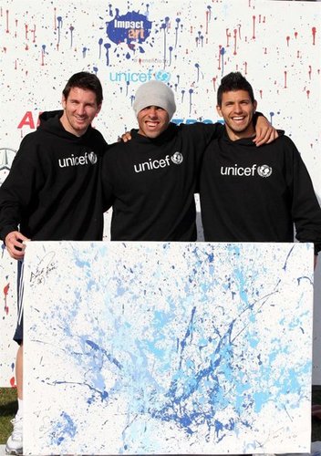  Sergio Agüero, Carlos Tevez and Leo Messi for Unicef (24.06.11)