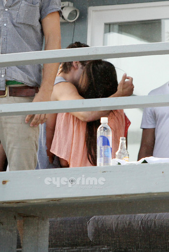  Zac & Ashley hugging and चुंबन in Malibu, July 2