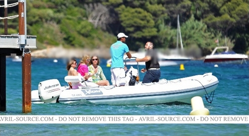  Avril Lavigne Vacationing In Saint Tropez