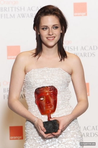  02.21.10: The laranja British Academy Film Awards - Press Room