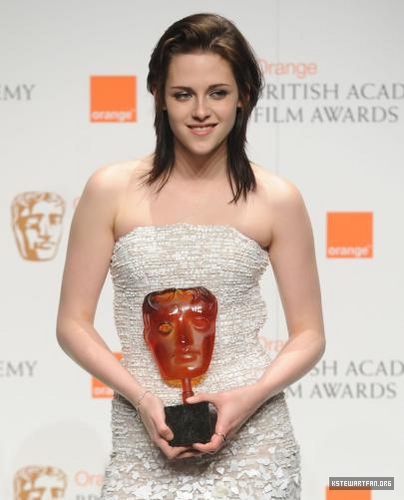  02.21.10: The naranja British Academy Film Awards - Press Room